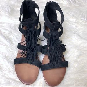 AMERICAN EAGLE 🦅 fringe sandals